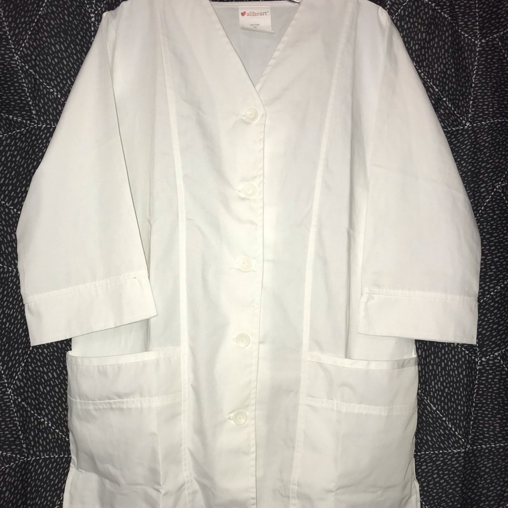 NEW Women’s Allheart lab coat - small